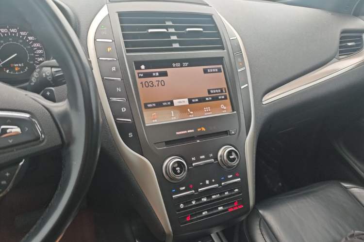 Used Lincoln MKC 2019 2.0T Two-Wheel Drive Luxury Edition China VI Standard Audio And AC Panel