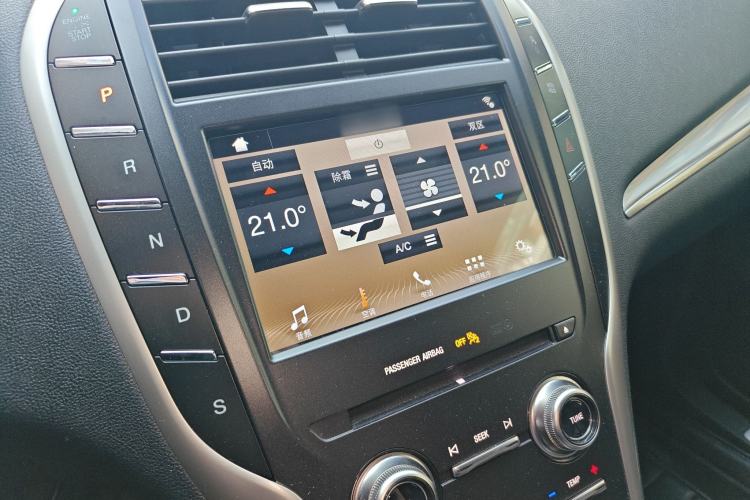 Used Lincoln MKC 2019 2.0T Two-Wheel Drive Luxury Edition China VI Standard Audio And AC Panel