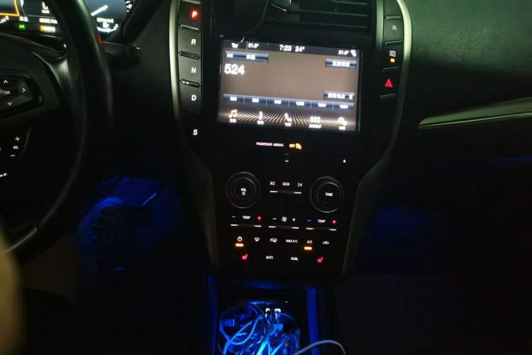 Used Lincoln MKC 2019 2.0T Two-Wheel Drive Luxury Edition China VI Standard Audio And AC Panel