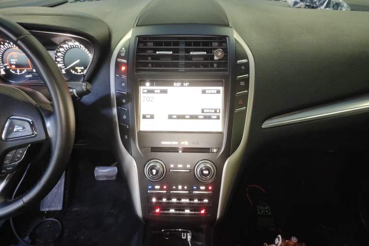 Used Lincoln MKC 2019 2.0T Two-Wheel Drive Luxury Edition China V Standard Audio And AC Panel
