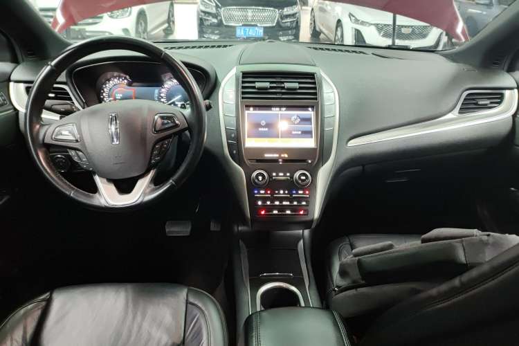 Used Lincoln MKC 2019 2.0T Two-Wheel Drive Luxury Edition China VI Standard Center Console