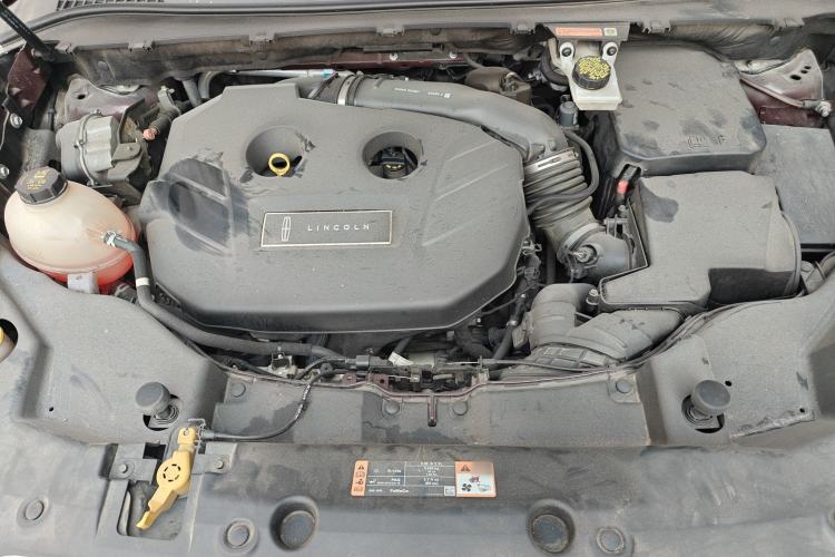 Used Lincoln MKC 2019 2.0T Two-Wheel Drive Luxury Edition China VI Standard Engine Bay