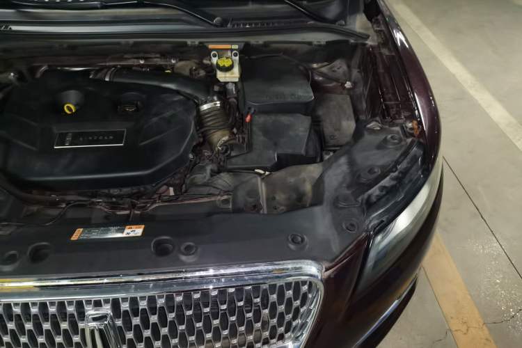 Used Lincoln MKC 2019 2.0T Two-Wheel Drive Luxury Edition China VI Standard Engine Bay Left