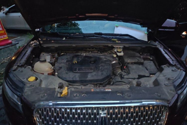 Used Lincoln MKC 2019 2.0T Two-Wheel Drive Luxury Edition China VI Standard Engine Bay