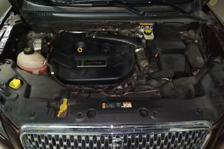 Used Lincoln MKC 2019 2.0T Two-Wheel Drive Luxury Edition China VI Standard Engine Bay
