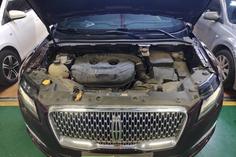 Used Lincoln MKC 2019 2.0T Two-Wheel Drive Luxury Edition China V Standard Engine Bay