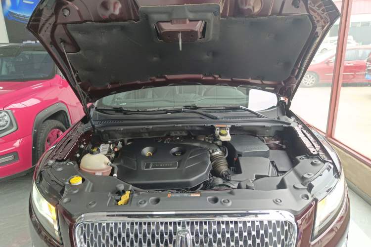 Used Lincoln MKC 2019 2.0T Two-Wheel Drive Luxury Edition China VI Standard Engine Bay