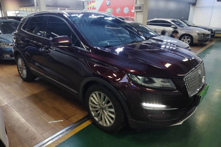 Used Lincoln MKC 2019 2.0T Two-Wheel Drive Luxury Edition China V Standard Front Right 45 Deg