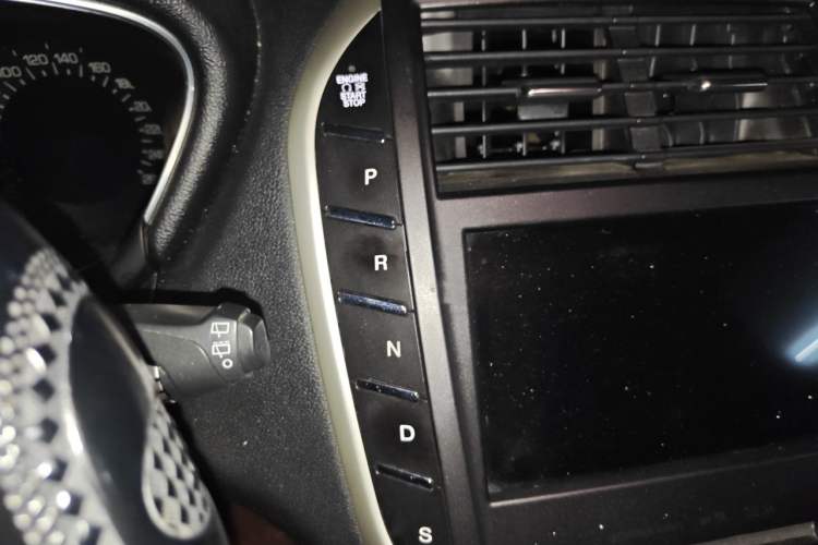 Used Lincoln MKC 2019 2.0T Two-Wheel Drive Luxury Edition China VI Standard Gear Lever