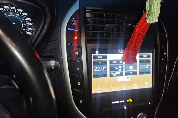 Used Lincoln MKC 2019 2.0T Two-Wheel Drive Luxury Edition China VI Standard Gear Lever