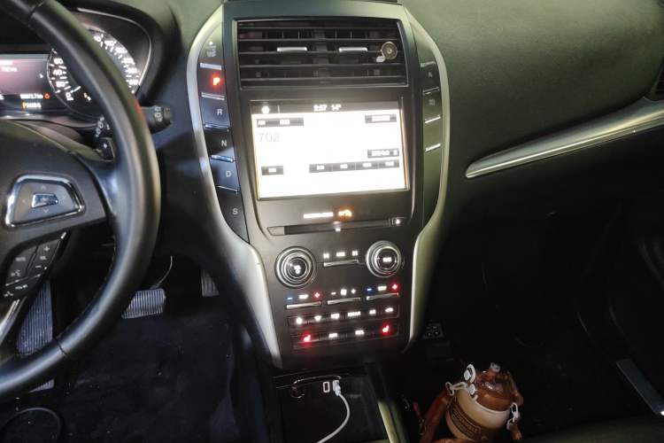 Used Lincoln MKC 2019 2.0T Two-Wheel Drive Luxury Edition China V Standard Gear Lever