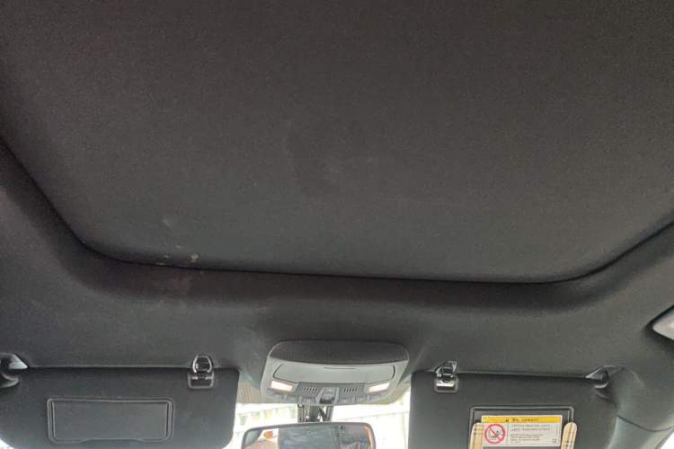Used Lincoln MKC 2019 2.0T Two-Wheel-Drive Zunya Version China V Emission Standard Headliner