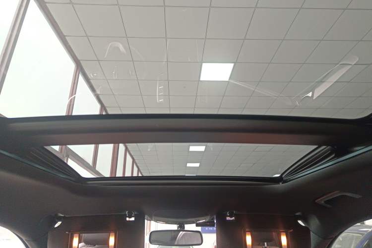 Used Lincoln MKC 2019 2.0T Two-Wheel Drive Luxury Edition China VI Standard Headliner
