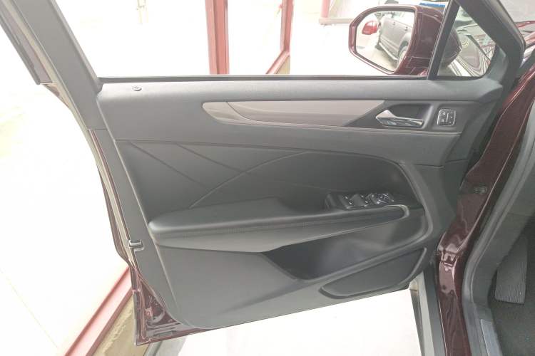 Used Lincoln MKC 2019 2.0T Two-Wheel Drive Luxury Edition China VI Standard Interior 7