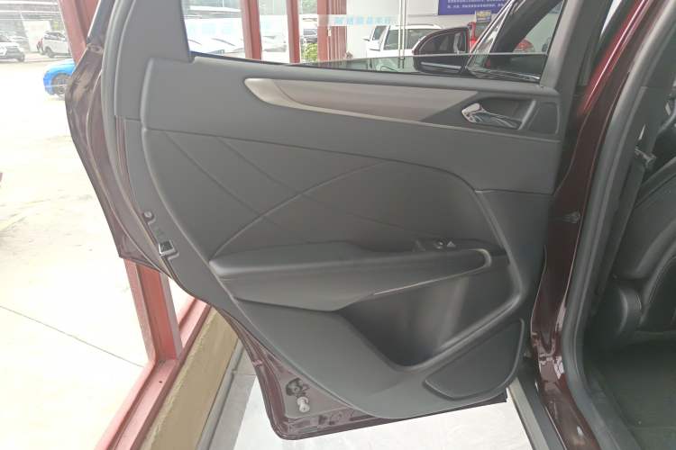 Used Lincoln MKC 2019 2.0T Two-Wheel Drive Luxury Edition China VI Standard Interior 8
