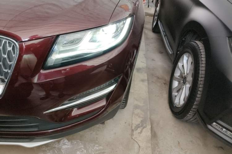 Used Lincoln MKC 2019 2.0T Two-Wheel Drive Luxury Edition China VI Standard Left Front Headlight