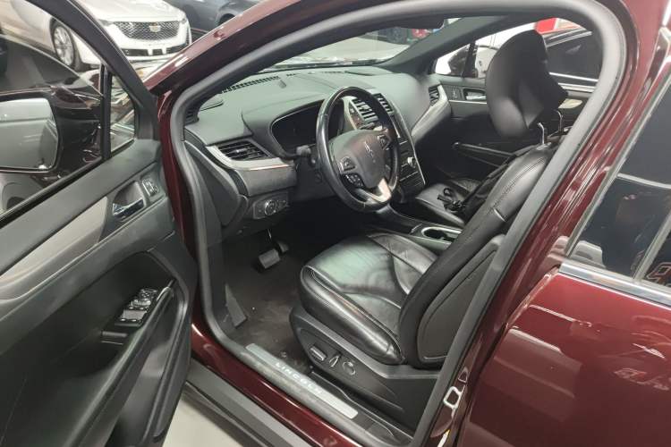 Used Lincoln MKC 2019 2.0T Two-Wheel Drive Luxury Edition China VI Standard Left Front Seat