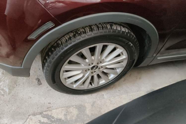 Used Lincoln MKC 2019 2.0T Two-Wheel Drive Luxury Edition China VI Standard Left Front Wheel Hub