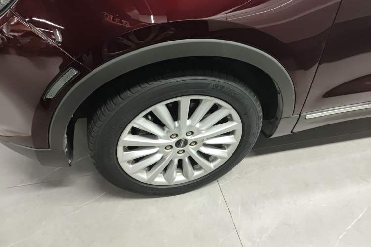 Used Lincoln MKC 2019 2.0T Two-Wheel Drive Luxury Edition China VI Standard Left Front Wheel Hub