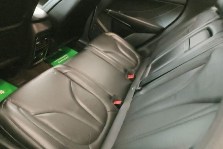 Used Lincoln MKC 2019 2.0T Two-Wheel Drive Luxury Edition China VI Standard Left Rear Seat