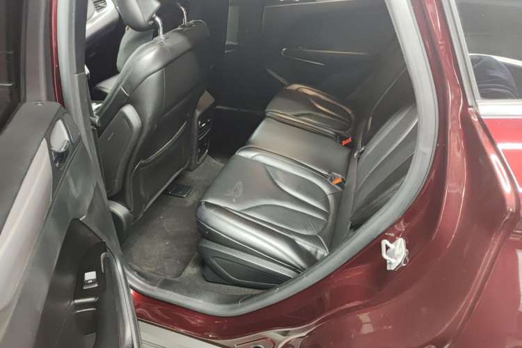 Used Lincoln MKC 2019 2.0T Two-Wheel Drive Luxury Edition China VI Standard Left Rear Seat