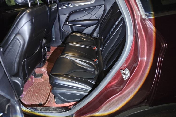 Used Lincoln MKC 2019 2.0T Two-Wheel Drive Luxury Edition China VI Standard Left Rear Seat