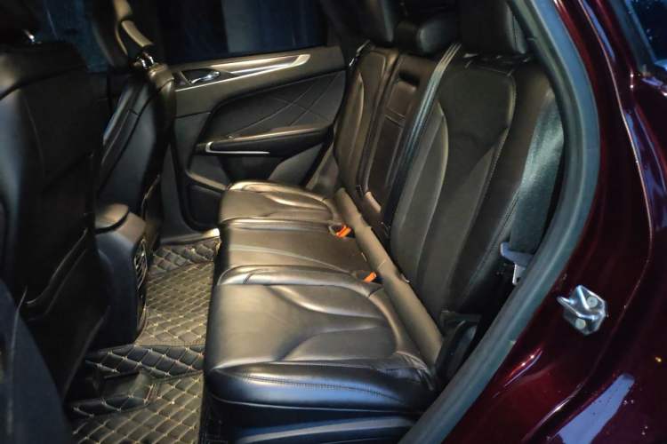 Used Lincoln MKC 2019 2.0T Two-Wheel Drive Luxury Edition China VI Standard Left Rear Seat