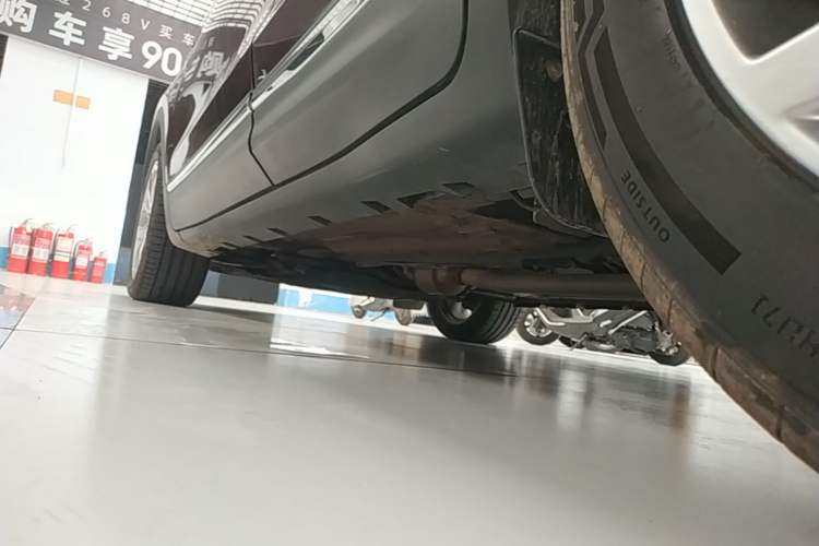 Used Lincoln MKC 2019 2.0T Two-Wheel Drive Zunya Version China VI Standard Left Side Sill
