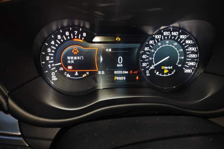 Used Lincoln MKC 2019 2.0T Two-Wheel Drive Luxury Edition China VI Standard Odometer Close Up