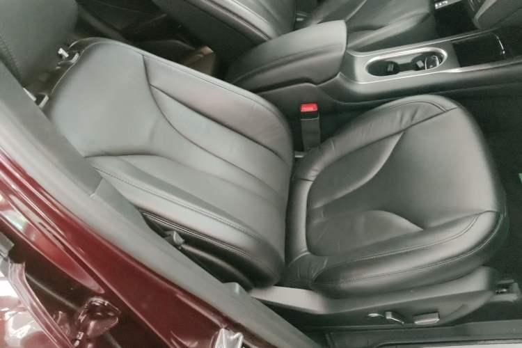 Used Lincoln MKC 2019 2.0T Two-Wheel Drive Luxury Edition China VI Standard Right Front Seat