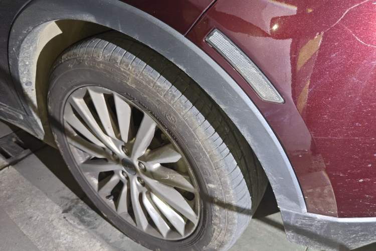 Used Lincoln MKC 2019 2.0T Two-Wheel Drive Luxury Edition China VI Standard Right Front Wheel Hub