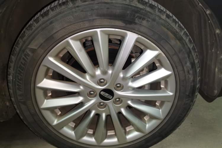 Used Lincoln MKC 2019 2.0T Two-Wheel Drive Luxury Edition China VI Standard Right Front Wheel Hub