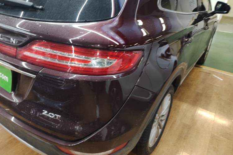 Used Lincoln MKC 2019 2.0T Two-Wheel Drive Luxury Edition China V Standard Right Rear Taillight