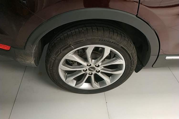 Used Lincoln MKC 2019 2.0T Two-Wheel Drive Zunya Version China VI Standard Right Rear Wheel Hub