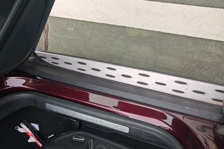 Used Lincoln MKC 2019 2.0T Two-Wheel Drive Luxury Edition China VI Standard Right Side Sill