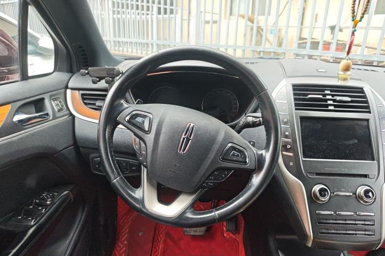 Used Lincoln MKC 2019 2.0T Two-Wheel-Drive Zunya Version China V Emission Standard Steering Wheel