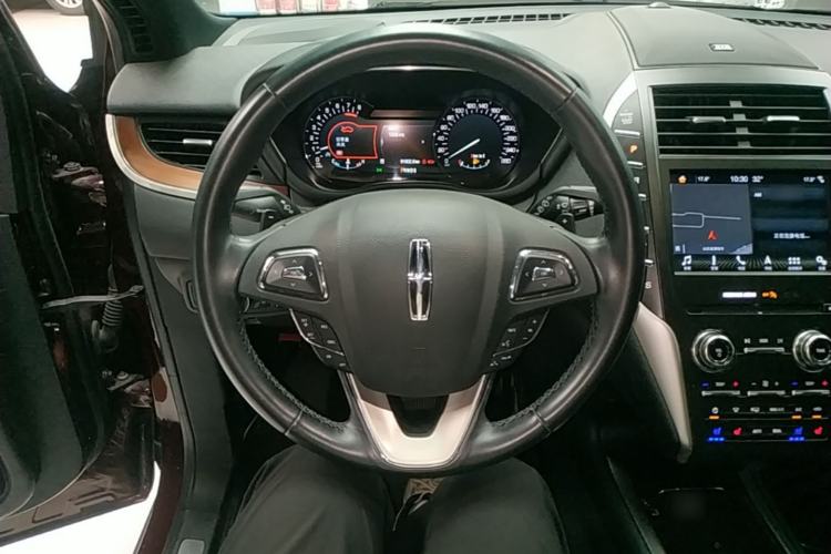 Used Lincoln MKC 2019 2.0T Two-Wheel Drive Zunya Version China VI Standard Steering Wheel