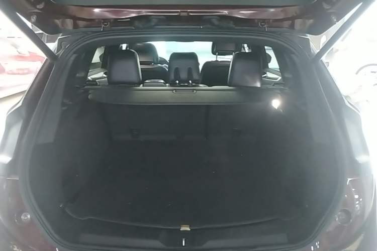 Used Lincoln MKC 2019 2.0T Two-Wheel Drive Zunya Version China VI Standard Trunk