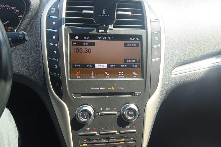 Used Lincoln MKC 2019 2.0T Two-Wheel Drive Luxury Edition China VI Standard Audio And AC Panel