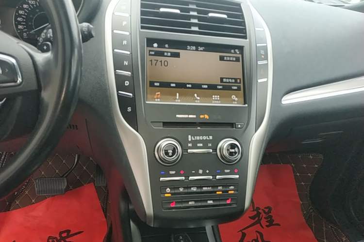 Used Lincoln MKC 2019 2.0T Two-Wheel Drive Luxury Edition China VI Standard Audio And AC Panel