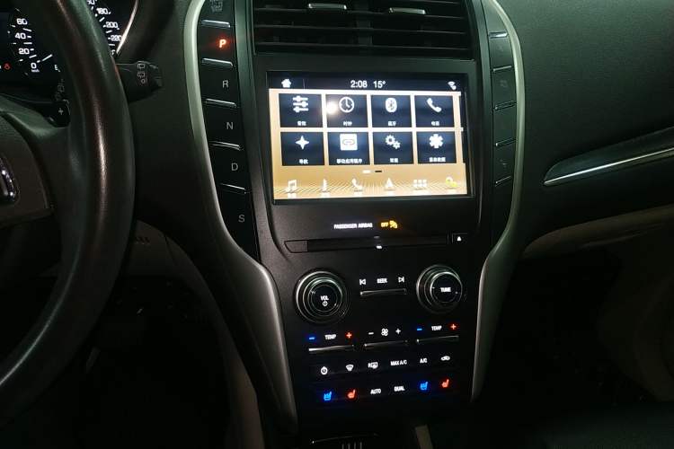 Used Lincoln MKC 2019 2.0T Two-Wheel Drive Zunya Version China VI Standard Audio And AC Panel