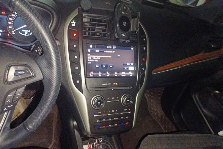 Used Lincoln MKC 2019 2.0T Two-Wheel Drive Zunya Version China VI Standard Audio And AC Panel