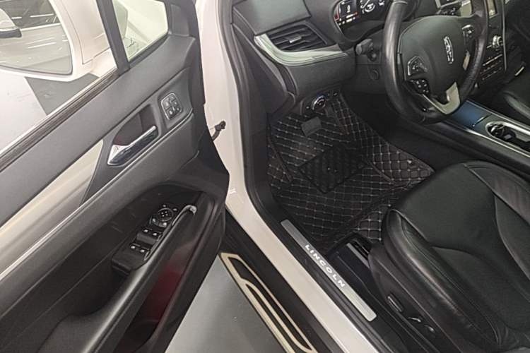 Used Lincoln MKC 2019 2.0T Two-Wheel Drive Luxury Edition China VI Standard Driver Seat