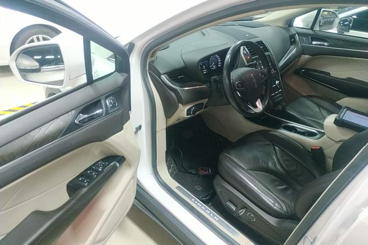 Used Lincoln MKC 2019 2.0T Two-Wheel Drive Zunya Version China VI Standard Driver Seat