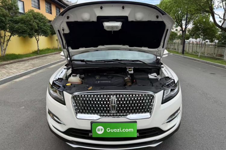 Used Lincoln MKC 2019 2.0T Two-Wheel Drive Luxury Edition China VI Standard Engine Bay