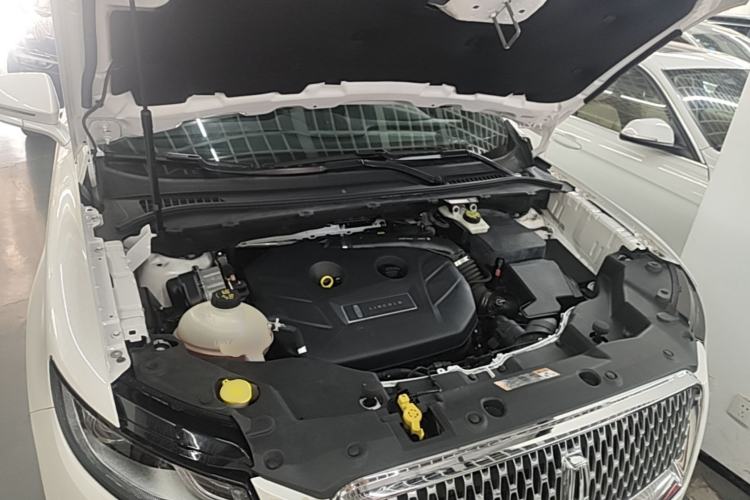 Used Lincoln MKC 2019 2.0T Two-Wheel Drive Luxury Edition China VI Standard Engine Bay