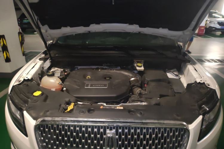 Used Lincoln MKC 2019 2.0T Two-Wheel Drive Luxury Edition China VI Standard Engine Bay