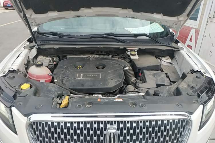 Used Lincoln MKC 2019 2.0T Two-Wheel Drive Luxury Edition China VI Standard Engine Bay