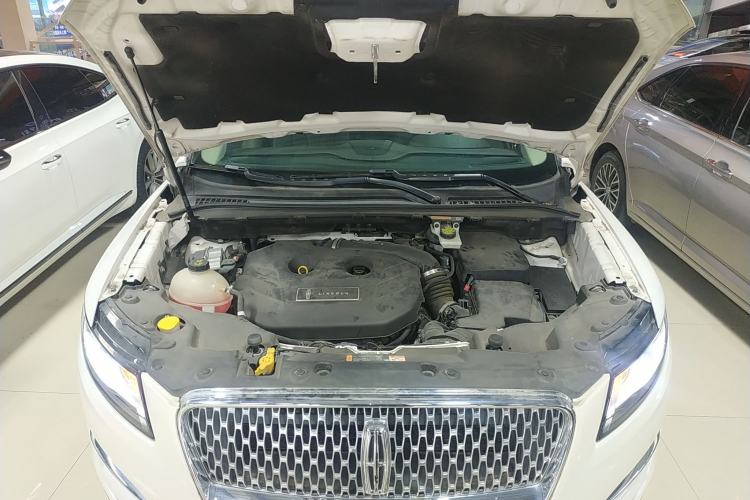 Used Lincoln MKC 2019 2.0T Two-Wheel Drive Zunya Version China VI Standard Engine Bay