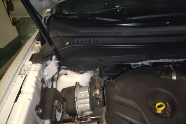 Used Lincoln MKC 2019 2.0T Two-Wheel Drive Luxury Edition China VI Standard Engine Bay Right